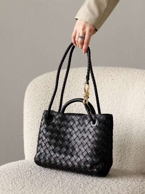 Carlee | Geflochtene Mini-Tasche mit Eleganten Akzent - Image 14