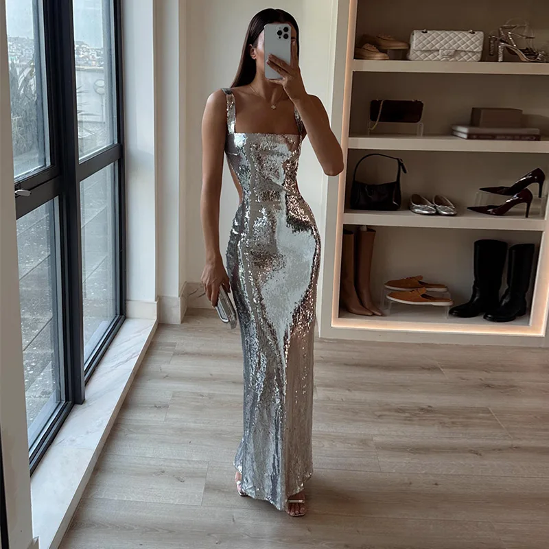 Emilia| Glitzerndes Maxikleid mit Spaghettiträgern