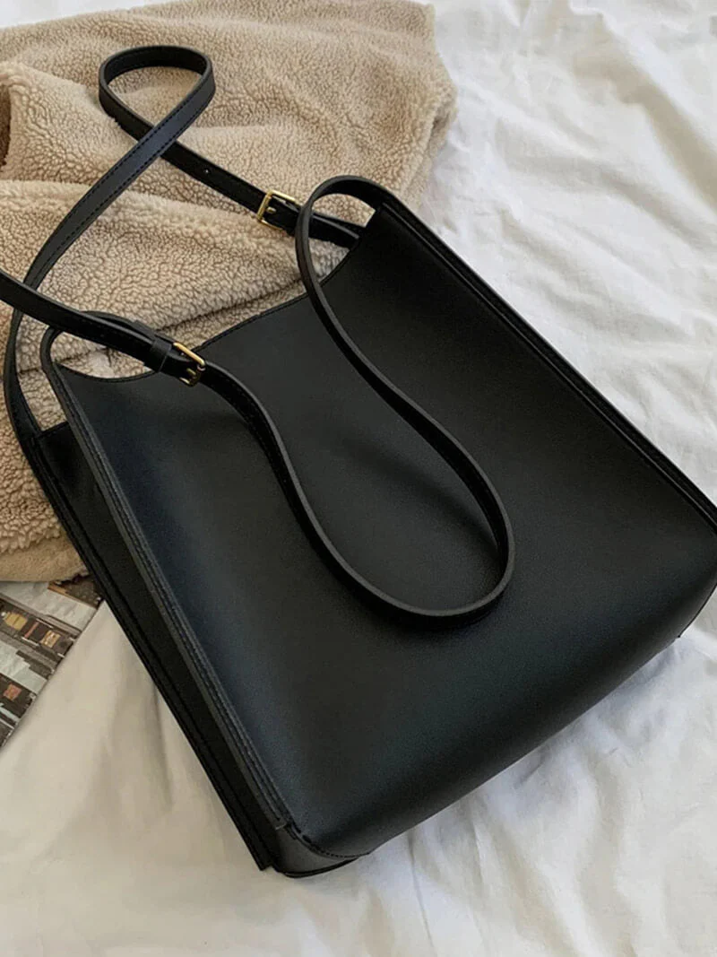 Stella | Minimalistische Schultertasche aus Kunstleder - Image 12