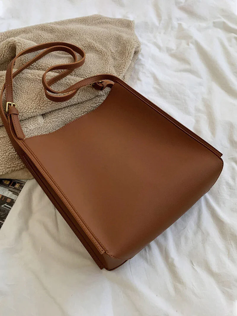Stella | Minimalistische Schultertasche aus Kunstleder - Image 7