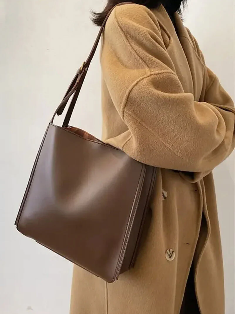 Stella | Minimalistische Schultertasche aus Kunstleder - Image 9